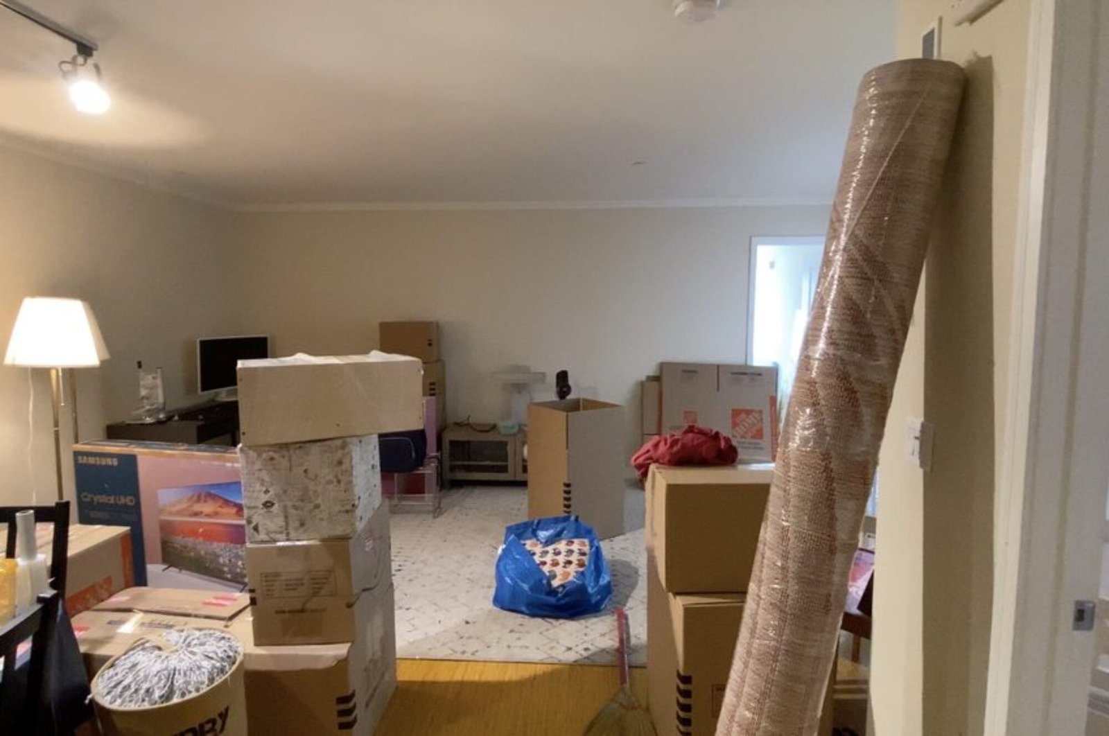 Apartment Moving in Los Angeles: The Complete Tenant Checklist